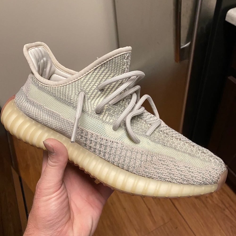 Yeezy 350 V2 Citrin size 7.5.